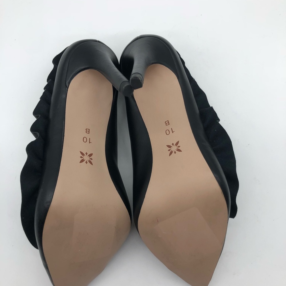 BCBGeneration Hana Ruffle Pointed Toe Pump - Picture 6 of 6